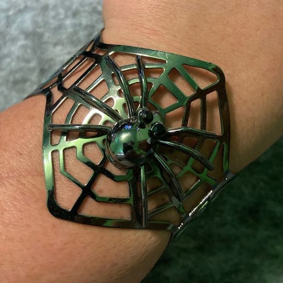Jewelry - SPIDER CUFF